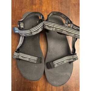 Teva black and white geometric print sandals women's size 8